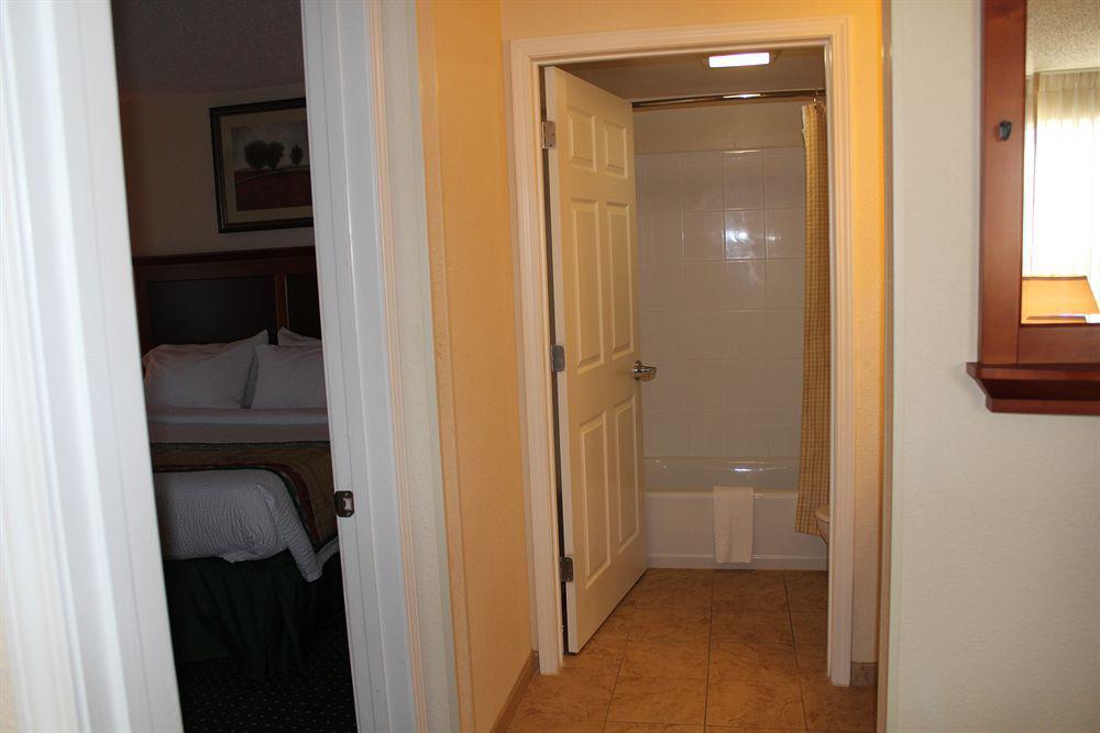Towneplace Suites By Marriott Clinton At Joint Base Andrews Buitenkant foto